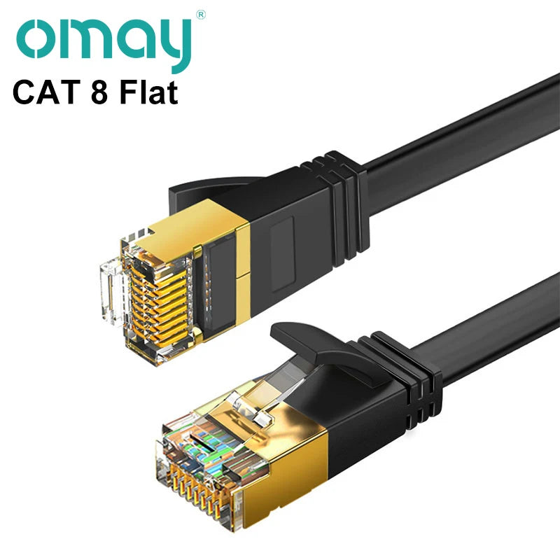 Schwarze Katzen-8-Flat-Ethernet-Kabelstecker mit goldplattiertem Stecker.
