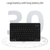 Un clavier et une souris Bluetooth universels noirs sur fond blanc.
