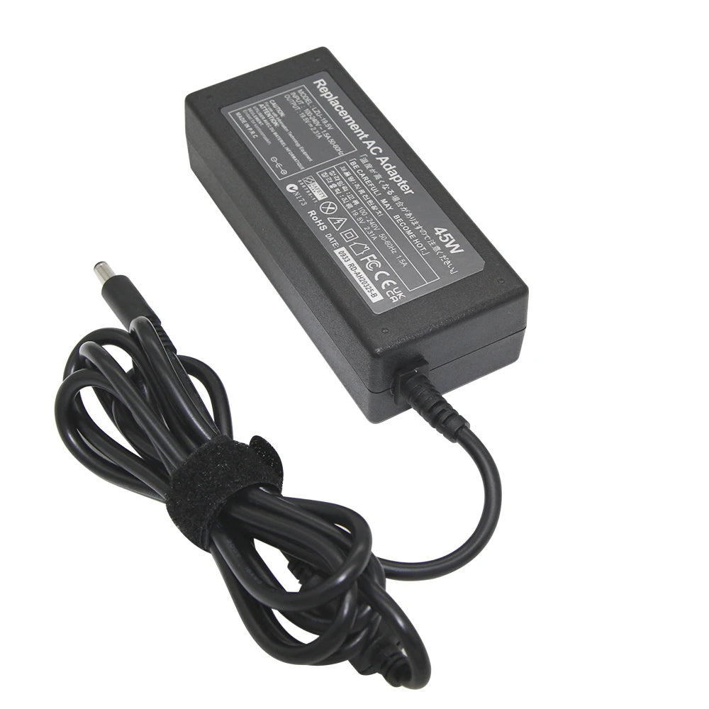 Schwarzer universeller Laptop-Ladegerät mit Kabel für 45W Leistung