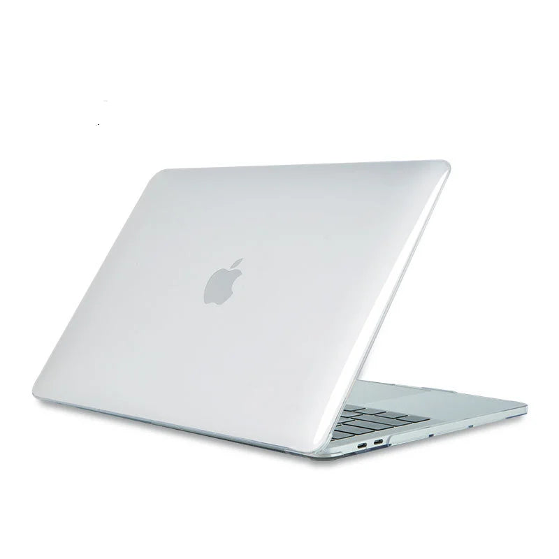 Weißes Apple MacBook Air Laptop mit einer kristallklaren Hartschalehülle.