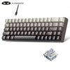 لوحة مفاتيح ميكانيكية سوداء محمولة بتصميم QWERTY وكابل قابل للفصل.