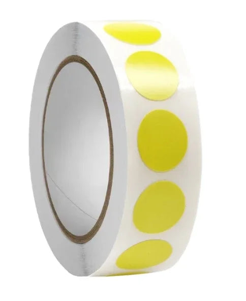 Roll of round dot labels in white and yellow for organization