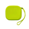 Helle limettengrüne Silikon-Kosmetiktasche mit gelbem Armband.