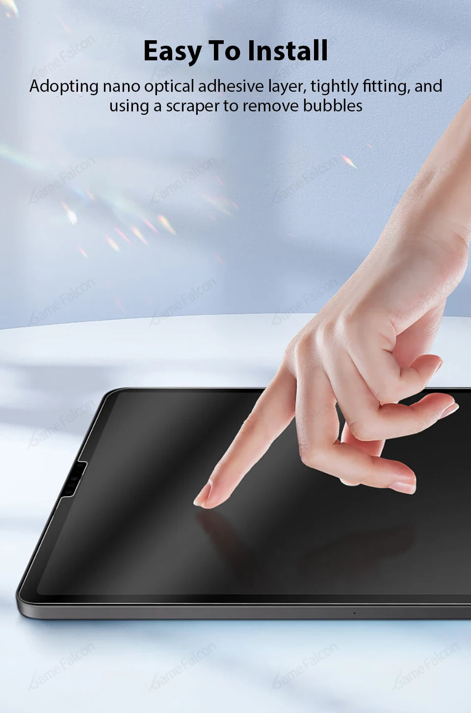 Una mano aplica una capa de adhesivo óptico nano a una pantalla de iPad negra, demostrando un método de instalación fácil.