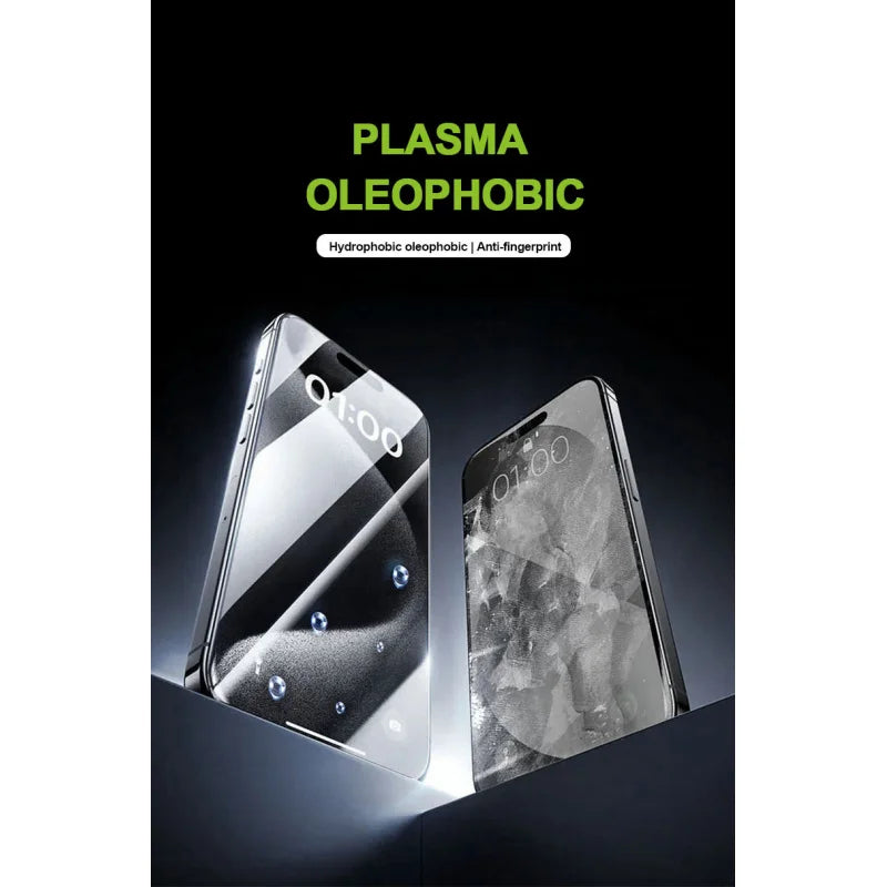 Vista cercana de un juego de protectores triples para iPhone, demostrando propiedades oleofóbicas anti-huellas.