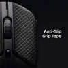 Nahaufnahme einer schwarzen Gaming-Maus mit Anti-Rutsch-Grip-Tape an der Seite.
