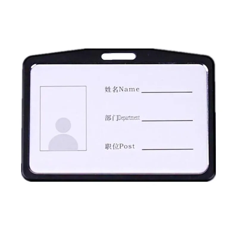 Porta identificación de plástico negro con líneas en blanco para nombre, departamento y puesto.