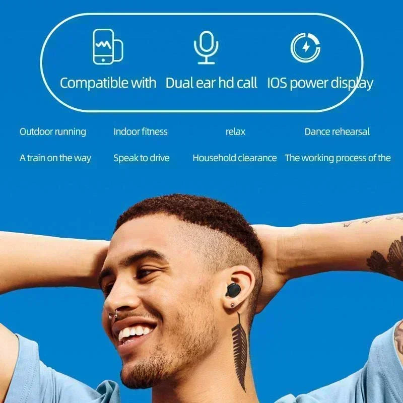 Ein lächelnder Mann mit Fade-Haarschnitt trägt kabellose Bluetooth-Kopfhörer.