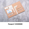 Porta documentos de pasaporte de aspecto de cuero marrón con múltiples ranuras y una funda de plástico transparente.