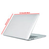 Una laptop blanca con dimensiones de 21.5cm por 30.5cm, destacando su tamaño.