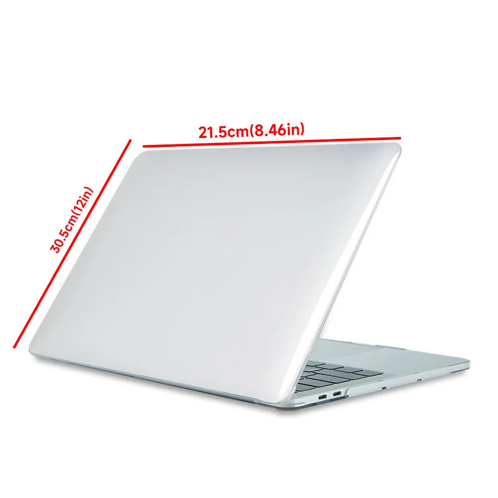 Una laptop blanca con dimensiones de 21.5cm por 30.5cm, destacando su tamaño.