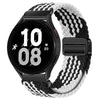 Schwarze Smartwatch mit weißer Anzeige und schwarzem magnetischem Armband