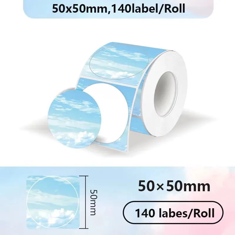 Rollo de etiquetas de papel térmico de 50x50mm con diseño de cielo azul y nubes
