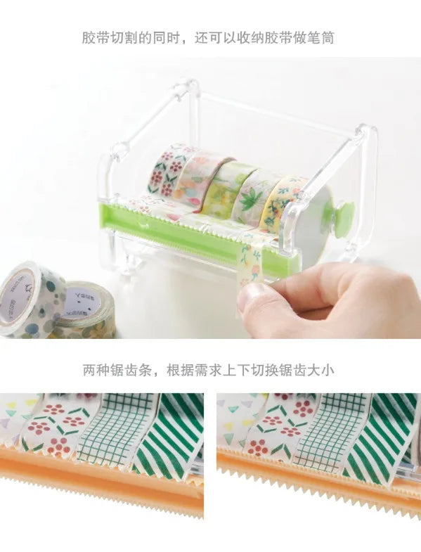 Un dispensador de plástico transparente contiene rollos de cinta washi de varios estilos, demostrando la capacidad de cortar 
