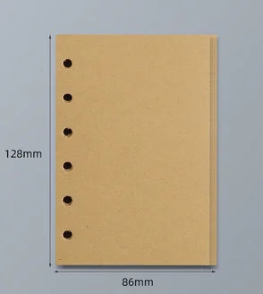 Reposición de cuaderno de hojas sueltas color beige claro con agujeros perforados en el lado izquierdo, mide 128mm x 86mm.