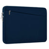 Housse de laptop rembourrée bleu marine avec fermeture éclair et porte-clés attaché.
