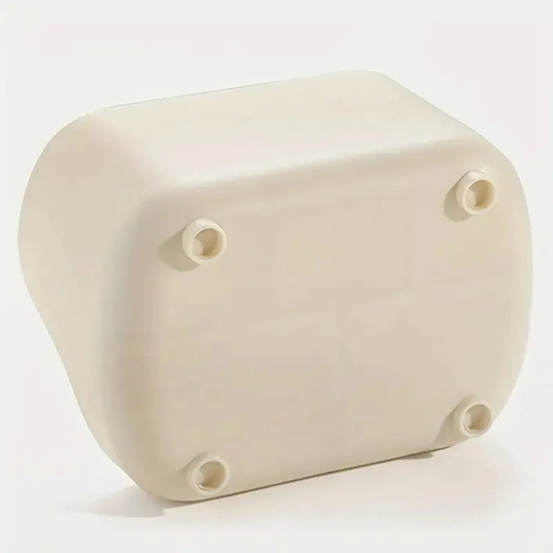 Organizador de escritorio rectangular beige con cuatro orificios de montaje visibles.