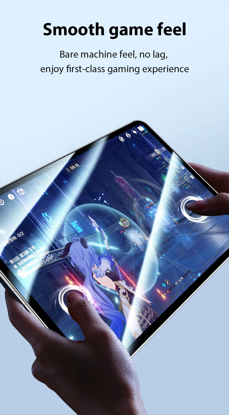 Eine Hand hält ein iPad mit einer lebendigen Spieloberfläche und einem sanften visuellen Effekt.
