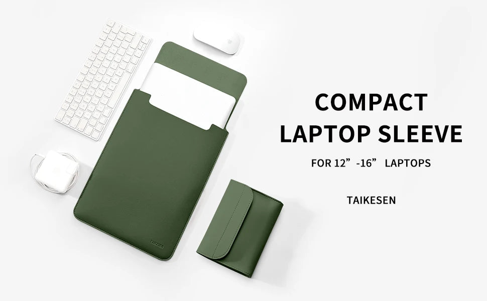 Dunkel olivgrüne Laptop-Hülle für 12-16 Zoll Laptops, neben einer weißen Maus und Tastatur.