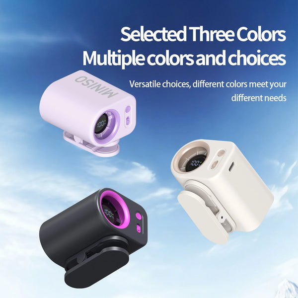 Trois couleurs d'un ventilateur clip-on portable à batterie affichées sur un fond de ciel bleu.