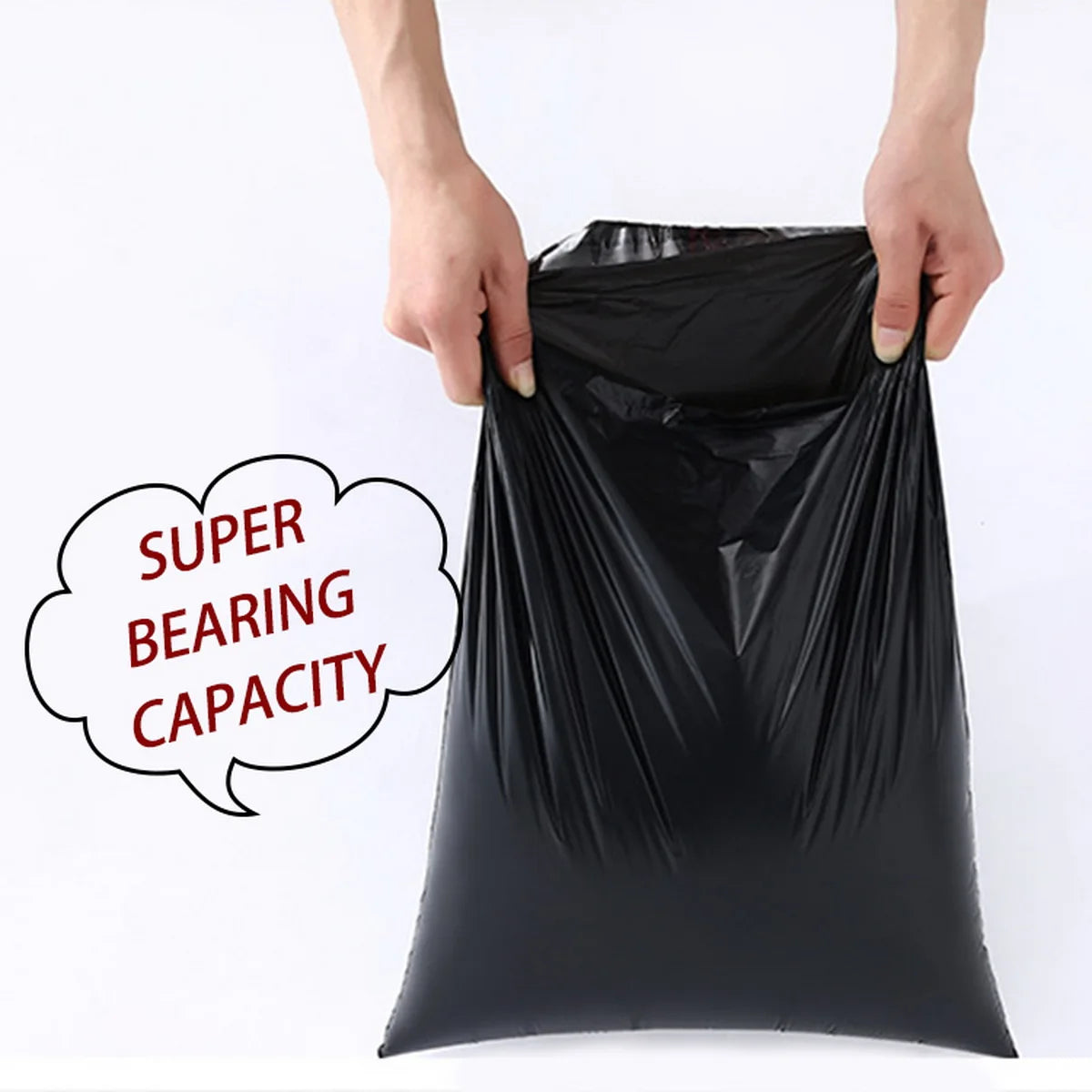 Hände halten eine schwarze Poly-Mailertasche mit einer Sprechblase, die supertragende Kapazität anzeigt.