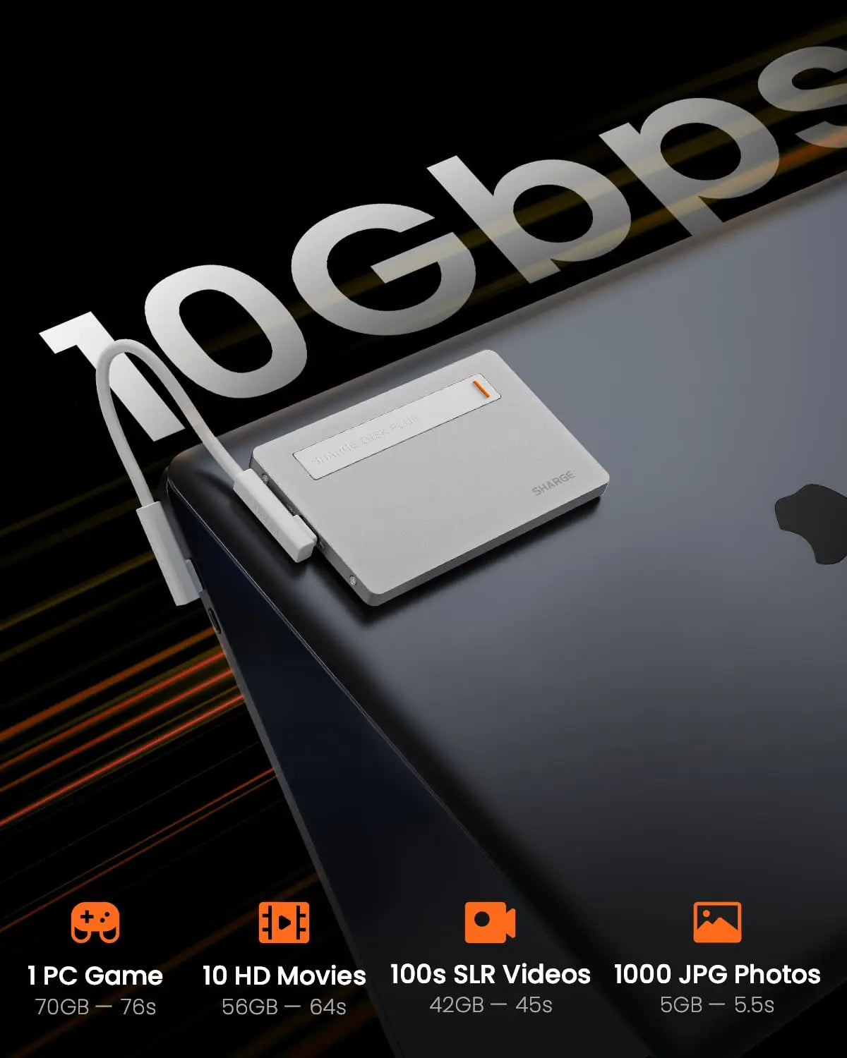 Portables NVMe SSD-Gehäuse auf dunkler Oberfläche mit verschiedenen Speicherkapazitäten.