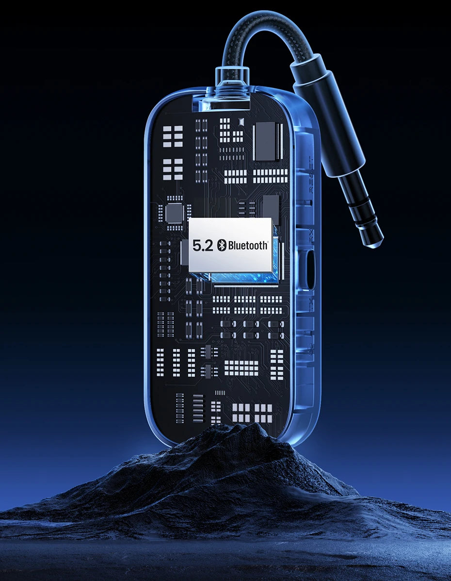 Blauer 2-in-1 Bluetooth-Audioadapter mit Düse vor dunklem Hintergrund