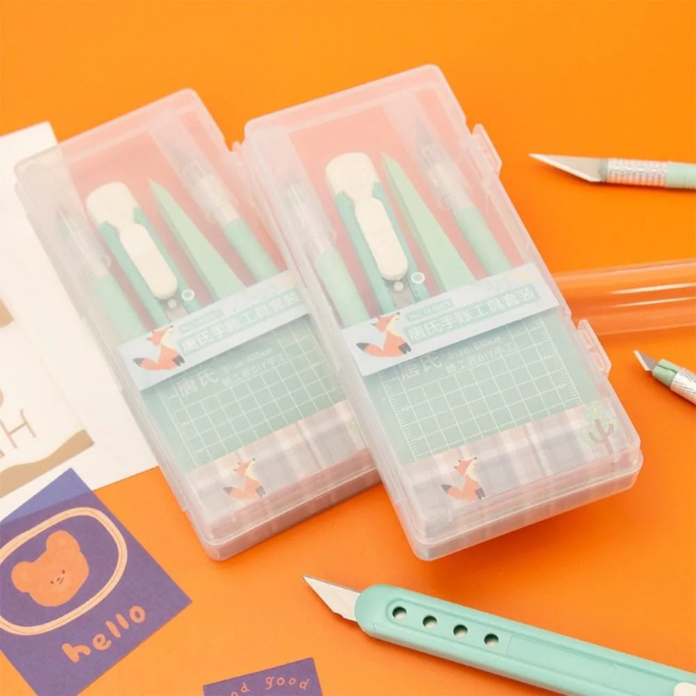 Klares Plastik-Aufbewahrungsbox mit einem Set präziser Kunstwerkzeuge für Scrapbooking und Basteln