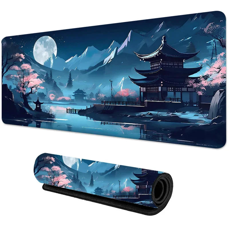 Dunkelblaue und rosa Aquarellmalerei mit traditioneller japanischer Tempelstruktur unter Vollmond und Bergen