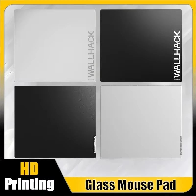 Un jeu de quatre tapis de souris en verre trempé avec des motifs noir et blanc pour le gaming et l'ordinateur de bureau.