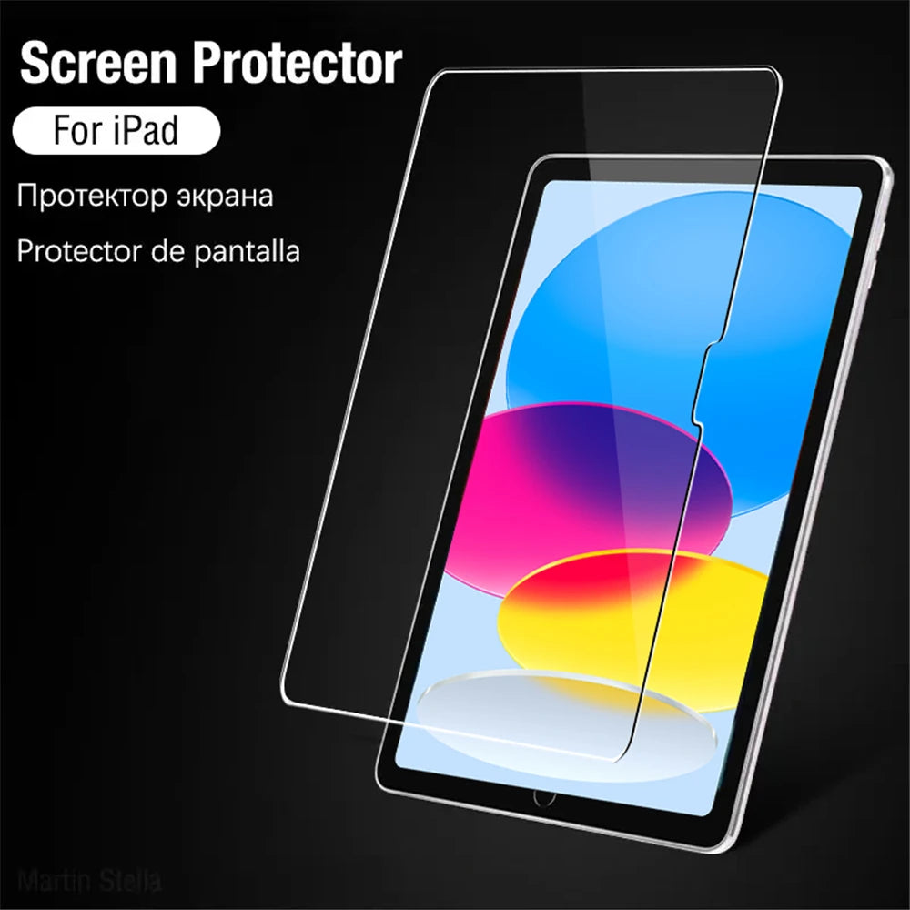 Un protector de pantalla de vidrio templado transparente aplicado a un iPad con fondo colorido.