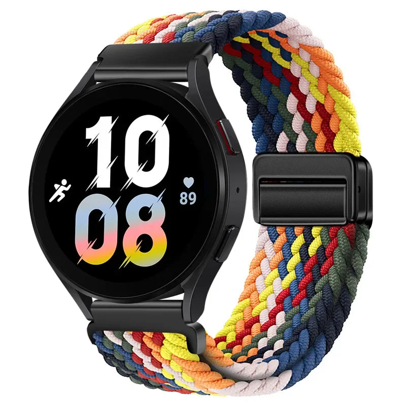 Schwarze Smartwatch mit farbigem gewebtem Magnetarmband, die die Zeit 10:08 und ein Herzsymbol anzeigt.