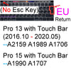 Primer plano del teclado de una laptop mostrando una cubierta de silicona con una tecla Return dedicada etiquetada EU