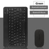 Schwarze universelle Bluetooth-Tastatur und Maus-Kombination mit Vollgröße und ergonomischer Maus.