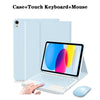Una funda de tableta azul claro con teclado y mouse Bluetooth desmontables, mostrada junto a un iPad.