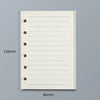 Reposición de cuaderno blanco de hojas sueltas con líneas rayadas y agujeros perforados, mostrado contra un fondo gris.