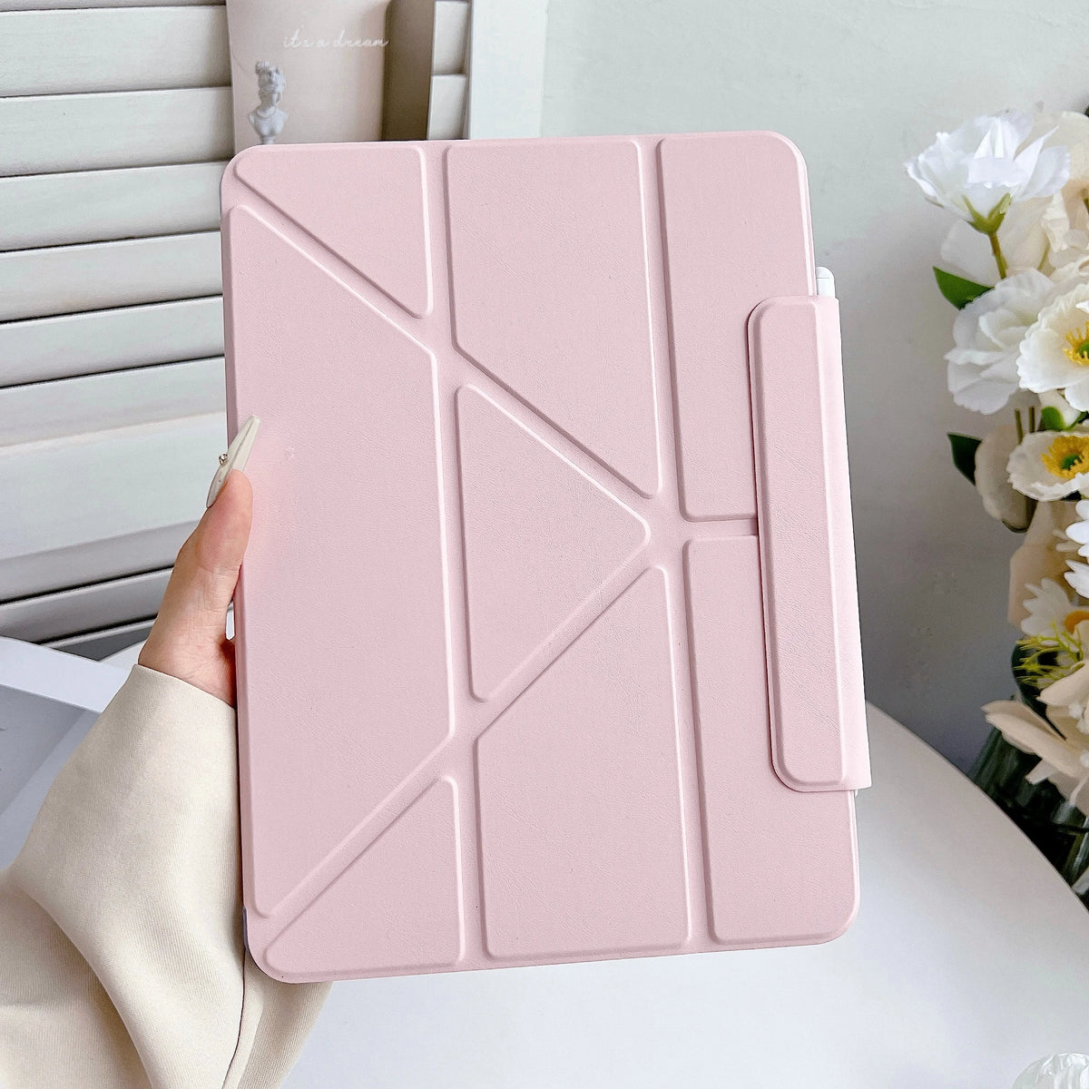 Funda protectora de imitación de cuero rosa para iPad con cortes geométricos