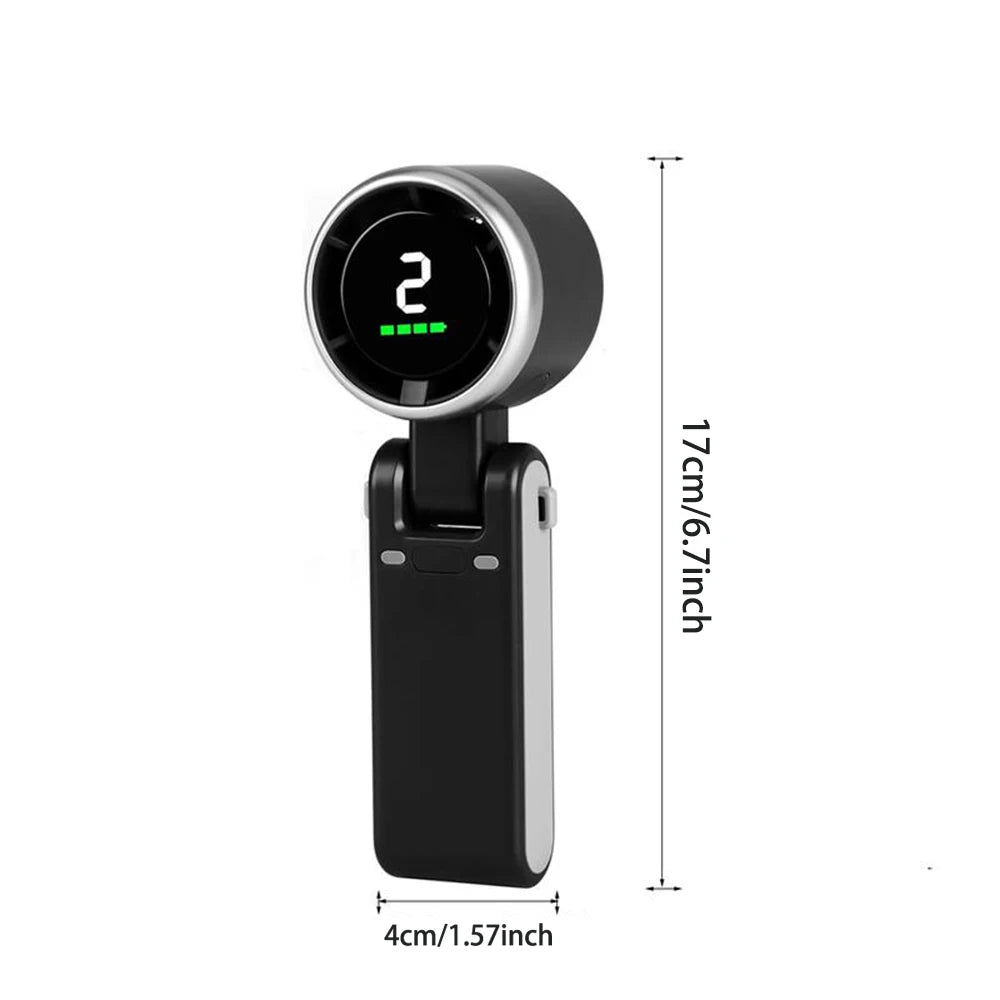 Ventilador portátil negro de mano con pantalla LED que muestra el nivel de velocidad.