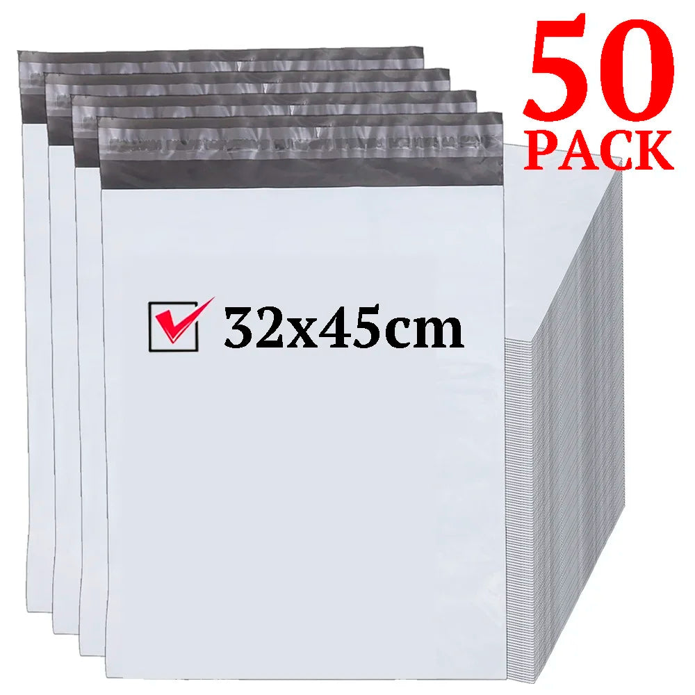 Fünfzig Pack weiße Poly-Umschläge, maßen 32x45 cm