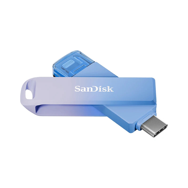 Una memoria USB SanDisk universal azul claro con conector para iPhone y Android.