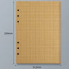 Cuaderno rayado amarillo claro con patrón de cuadrícula y perforaciones en el lado izquierdo, mide 209mm x 142mm.