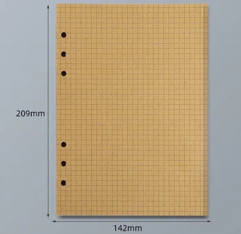 Cuaderno rayado amarillo claro con patrón de cuadrícula y perforaciones en el lado izquierdo, mide 209mm x 142mm.