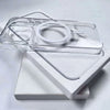 Una funda protectora magnética transparente para iPhone o iPad, colocada sobre una caja blanca.