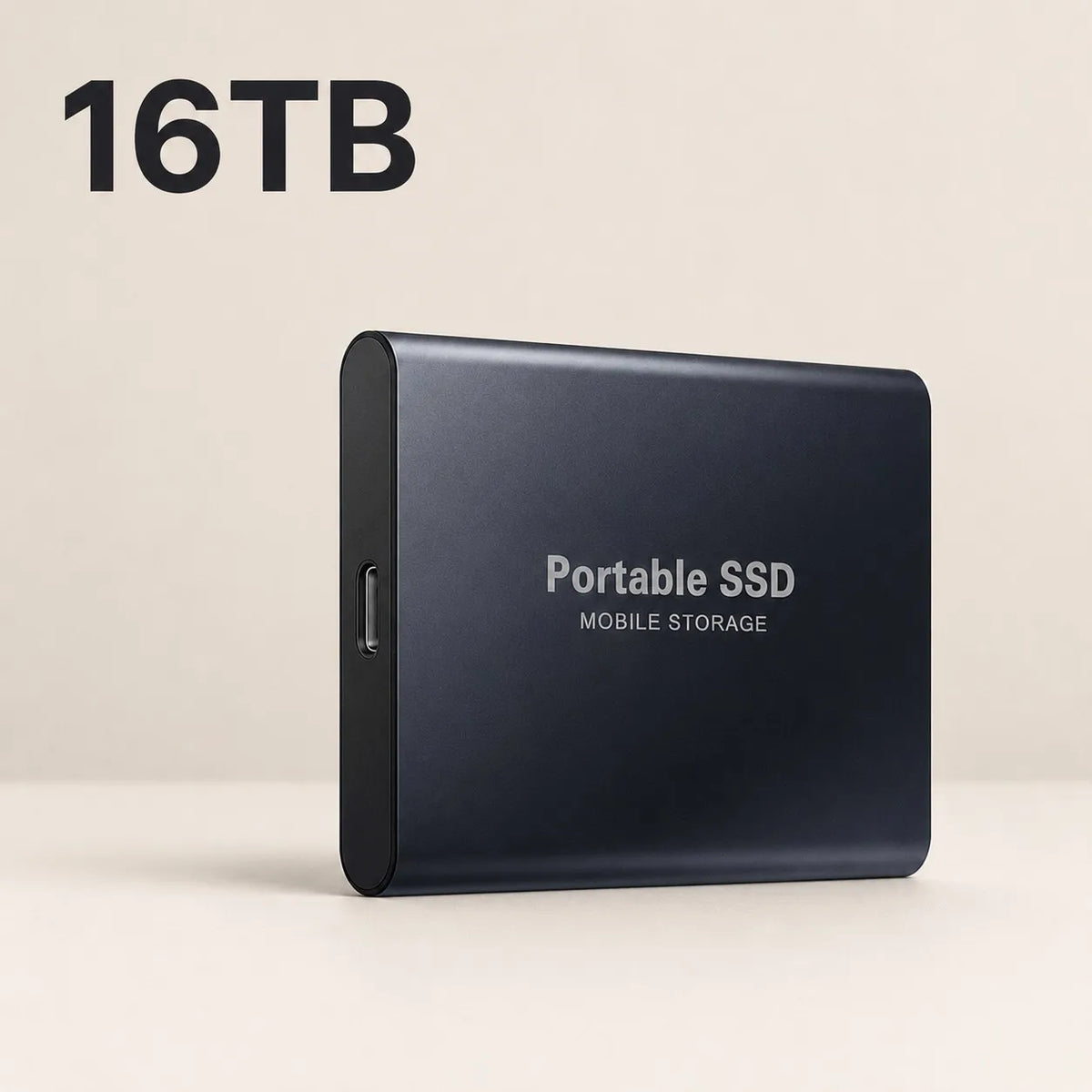 Schwarze tragbare SSD mit 16 TB Speicherkapazität vor hellem Hintergrund.