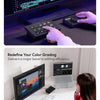 Una mano opera el controlador creativo Ulanzi D100H para edición de video.