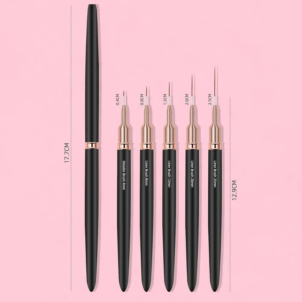 Un set de pinceles para delineado de uñas de precisión en negro y dorado, mostrados verticalmente con varios tamaños.