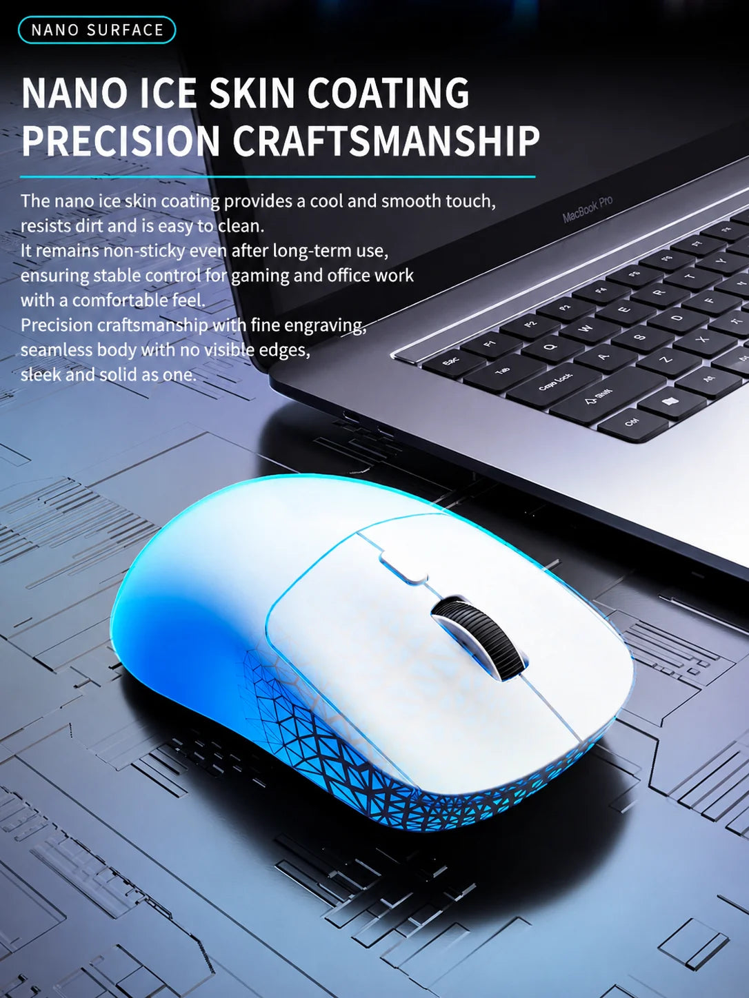 Souris sans fil bidirectionnelle blanche et bleue sur une surface sombre à côté d'un ordinateur portable.