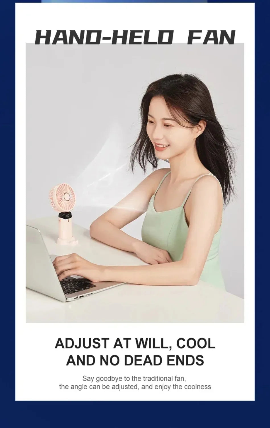 Una mujer usa un ventilador de mano para refrescarse mientras trabaja en una computadora portátil.