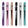 Un juego de seis linternas médicas profesionales en varios colores: púrpura, rosa, beige, negro, plata y verde azulado.