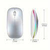 Silberne ergonomische kabellose Gaming-Maus, gezeigt aus oberen und Seitenansichten mit Maßen.